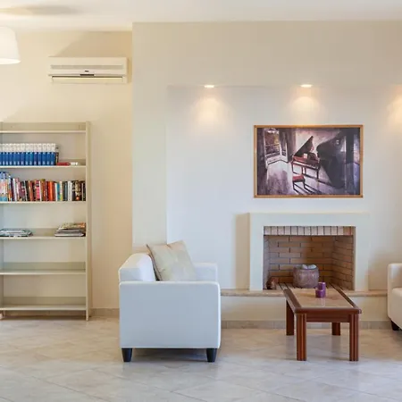 Epidavros Land Antigoni エピダウロス