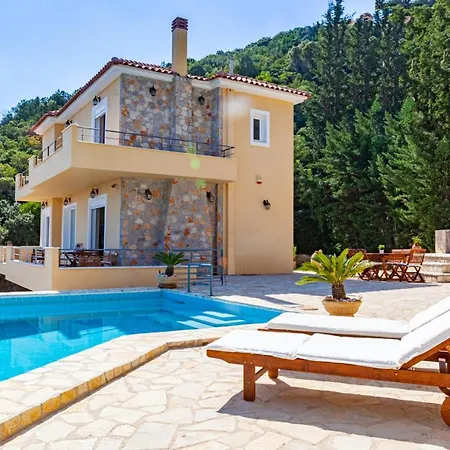 Epidavros Land Antigoni * エピダウロス